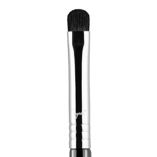 Sigma® Beauty E21 Smudge Brush at Socialite Beauty Canada